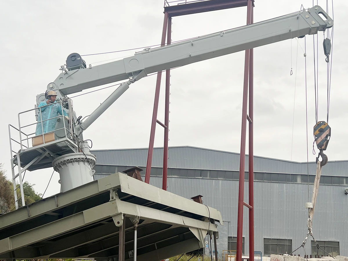 Davit Cranes Davit Cranes